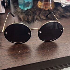 Round Black Sunglasses
